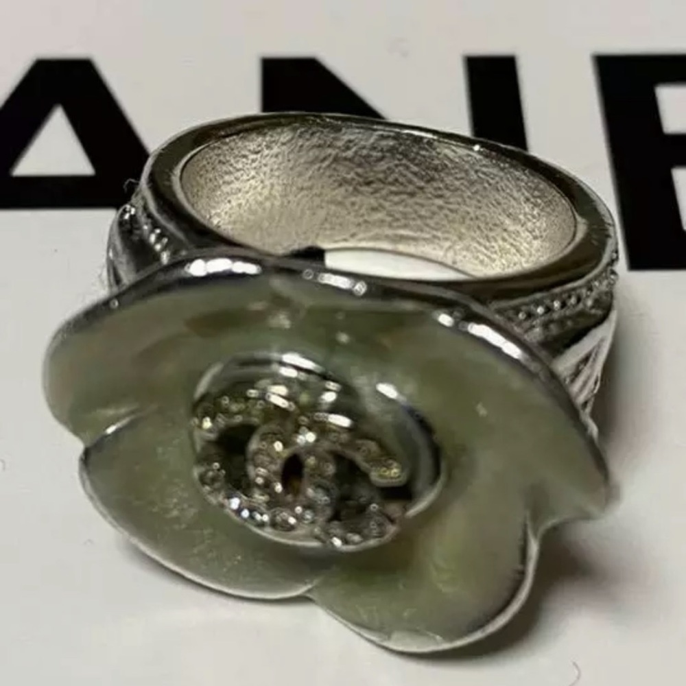 🌹 AUTHENTIC CHANEL RING SIZE 6.5